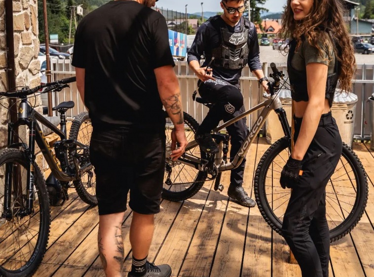 Wypożyczalna rower&oacute;w elektrycznych i g&oacute;rskich