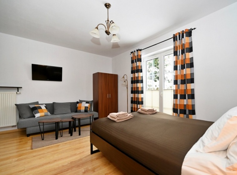 Molonówka Guest House przestronne studio dla max.4 osób z aneksem kuchennym i łazienką z bezpośrednim wyjściem na ogród?v=1.0