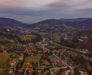 Panorama Szczyrku &ndash; malownicze miasto pośr&oacute;d g&oacute;r